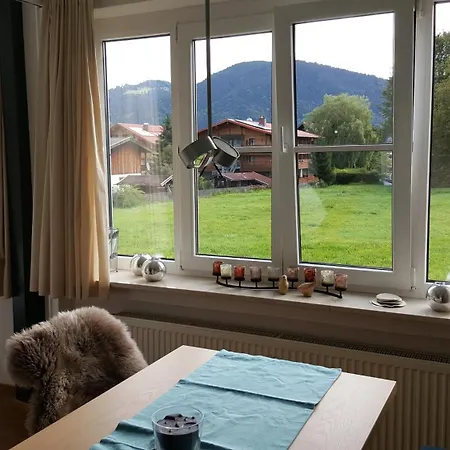 Offen Gestaltetes Design In Bad Wiessee, 350m Vom * 巴特维塞