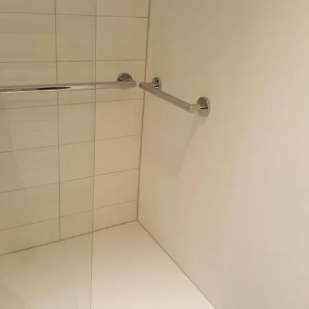 Offen Gestaltetes Design In Bad Wiessee, 350m Vom Apartment