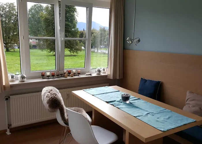 Offen Gestaltetes Design In Bad Wiessee, 350m Vom باد ويسي